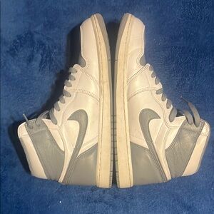 Nike Men's White and Gray Sneakers